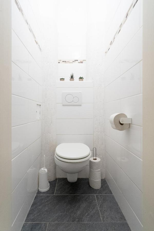 Balcony Apartment, 1 Min To U1 Reumannplatz Виена Екстериор снимка